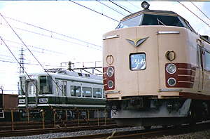 サザンと４８５系特急