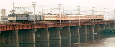 和歌山繰駅に留置されていたDC群の移動