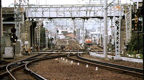 渡り線を行く1000系