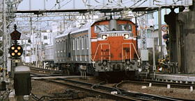 渡り線から本線下り、上りを横断