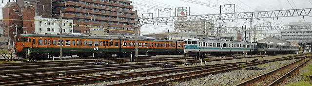 113系湘南色、阪和色と223系