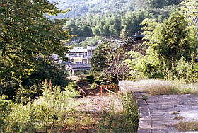 動木駅横の鉄橋跡