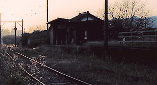 94.10.15 夕日の駅